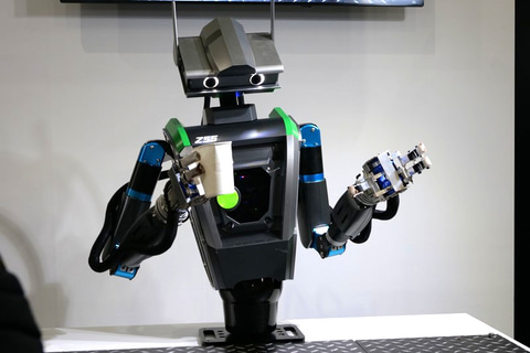 ヒューマノイド遠隔操作への力フィードバックシステム開発